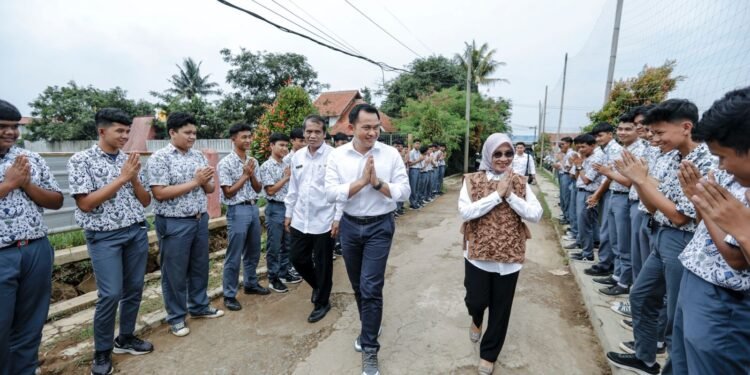 Kadisdik Jabar, Wahyu Mijaya dalam acara Smaja University Fair Tahun 2024 di SMAN 1 Majalaya, Kab. Bandung, Rabu (7/2/2024).