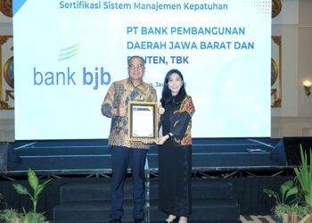 Ajang Temu Nasional bank bjb Terima Sertifikat Penerapan Sistem Manajemen dan Produk dari KAN