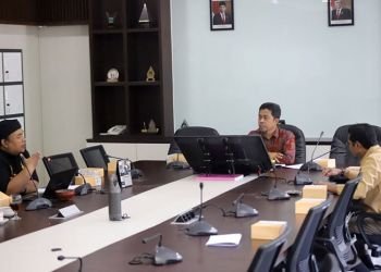 Komisi A Terima Audiensi Paskibar Laskar Kiansatang Terkait Persoalan Reklame