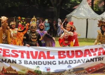 Tanamkan Kecintaan Terhadap Budaya Nusantara, SMAN 3 Bandung Gelar Fesbud “Madjavantri”