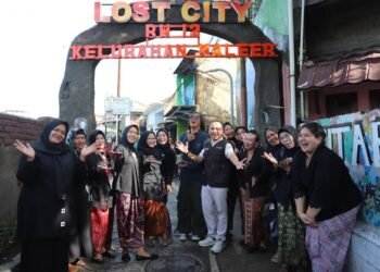 Kang Asmul Puji Inisiatif Warga, DSDABM, dan River Clean Up Jaga Sungai di Taman Lost City Maleer