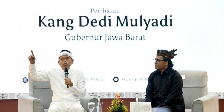 Gubernur Jawa Barat Dedi Mulyadi menjadi narasumber Kuliah Umum Fakultas Ilmu Pengetahuan Budaya (FIB) UI dengan tema Nilai-nilai Budaya dan Tata Kelola Pemerintahan di Auditorium Gedung IX FIB Universitas Indonesia, Kota Depok, Selasa (27/05/2025). Foto: Angga Yogaswara - Biro Adpim Jabar