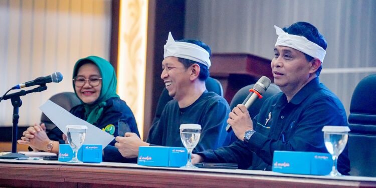 Plt. Kadisdik Jabar, Deden Saepul Hidayat dalam "Uji Publik Eksternal SPMB 2025" di Aula Dewi Sartika Kantor Disdik Jabar, Kota Bandung, Kamis (10/4/2025).