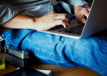 Viral Grup Fantasi Sedarah di Facebook Bikin DPR Murka: Polisi Diminta Menangkap Orang-orang di Balik Grup