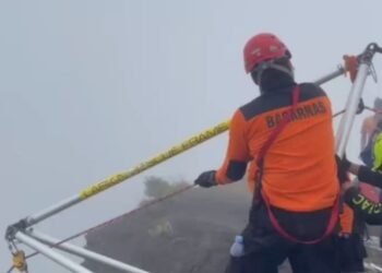 Proses Evakuasi Terakhir Juliana Marins dari Jurang Rinjani, Tim SAR Langsung Bawa Jenazah ke RS Bhayangkara Polda NTB