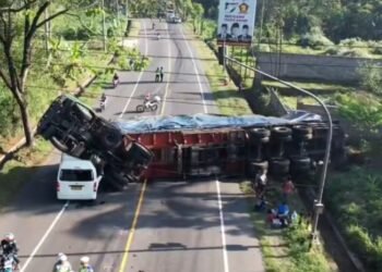 Kronologi Insiden Truk Tak Kuat Menanjak Lalu Timpa Minibus di Boyolali, Diduga Kelebihan Muatan