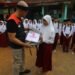 Edwin Senjaya Distribusikan Bantuan bagi Sekolah dan Madrasah