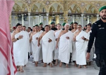 Meski Sedang Umrah, Seskab Teddy Ungkap Prabowo Beri Instruksi Penyelamatan KMP Tunu Pratama Jaya yang Tenggelam