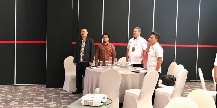Wakil Ketua Komisi III Agus Andi Setyawan dan Aan Andi Purnama menyosialisasikan Persetujuan Bangunan Gedung dan Sertifikat Laik Fungsi, di Hotel Kimaya, Bandung, Rabu, 16 Juli 2025. Ajie/Humpro DPRD Kota Bandung.