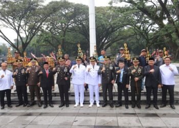 Ketua DPRD Kota Bandung Hadiri Upacara HUT Bhayangkara ke-79, Polri untuk Rakyat
