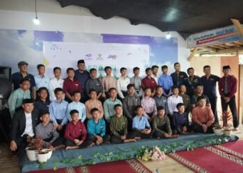 BAZNAS Jabar Salurkan Bantuan Sembako dan Sedekah Gizi untuk Santri di Hari Anak Nasional