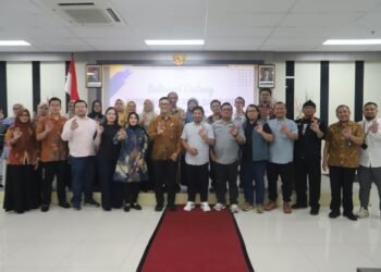 BAZNAS Jabar Salurkan Bantuan Sembako dan Sedekah Gizi untuk Santri di Hari Anak Nasional