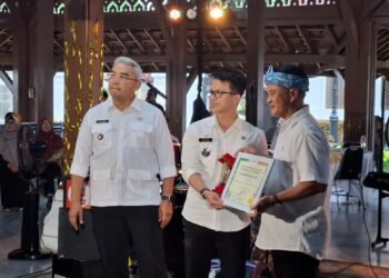 Pemkot Bandung Beri Penghargaan bagi Para Penggiat Buruan Sae